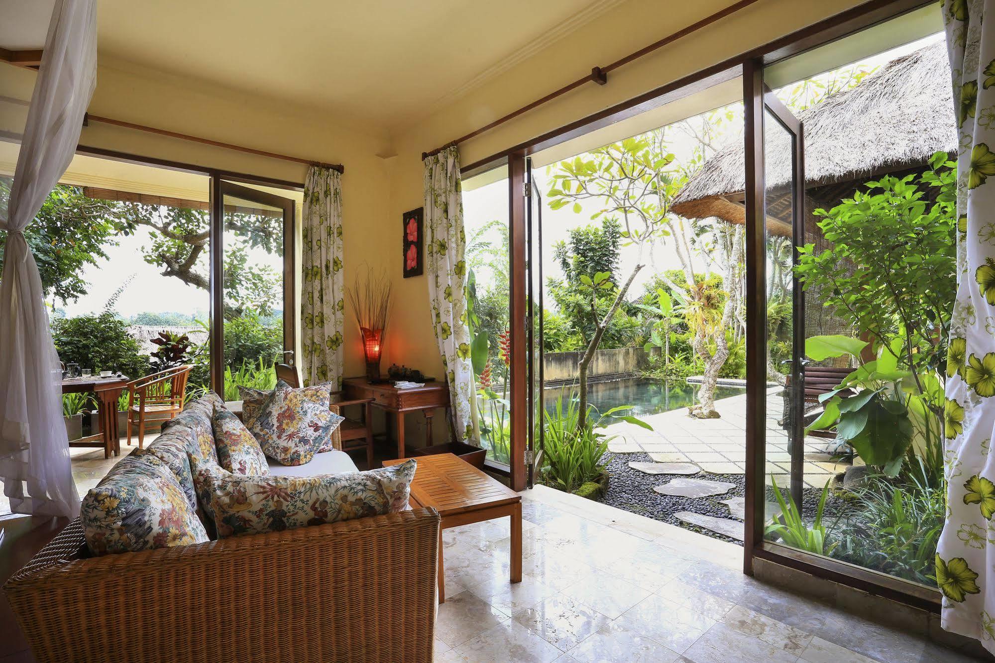 Gayatri Ubud Exterior photo