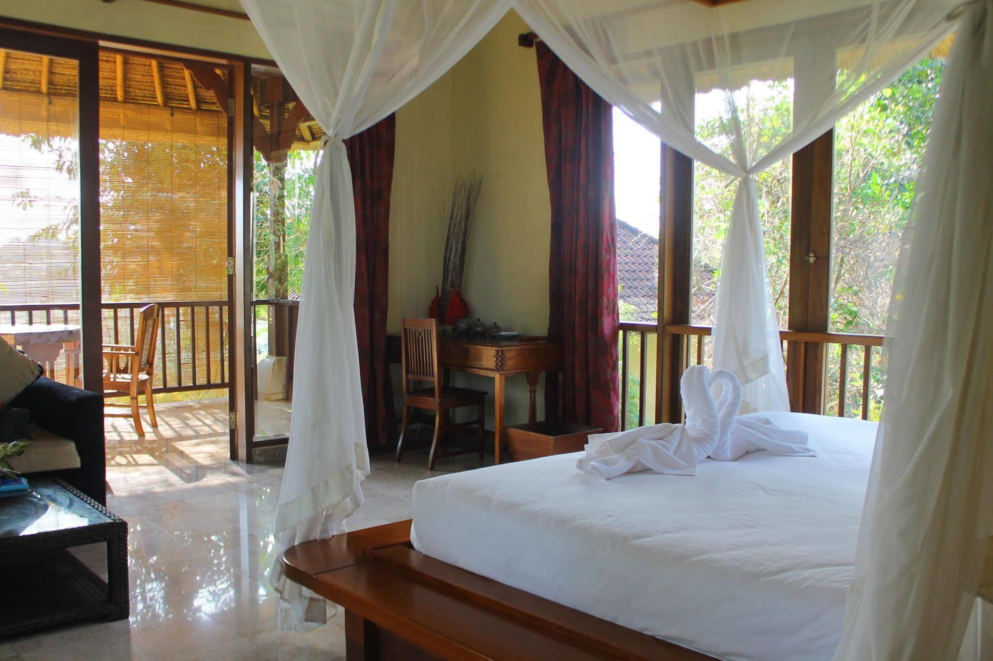 Gayatri Ubud Exterior photo