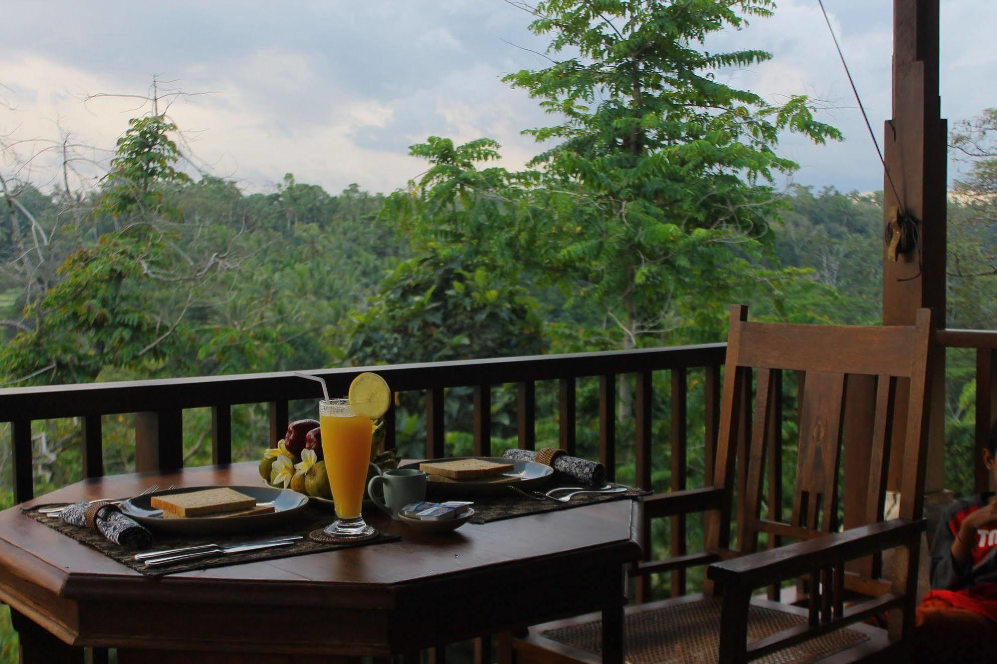 Gayatri Ubud Exterior photo