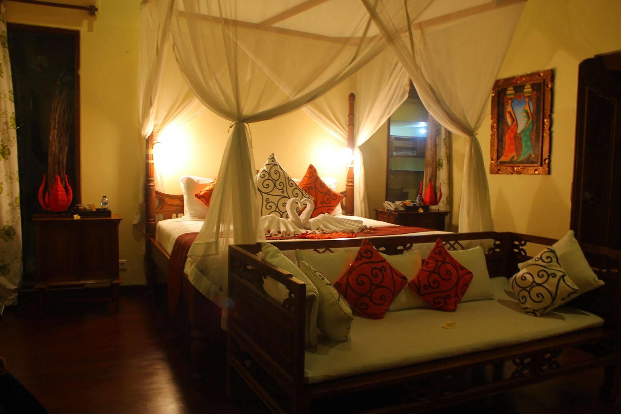 Gayatri Ubud Exterior photo