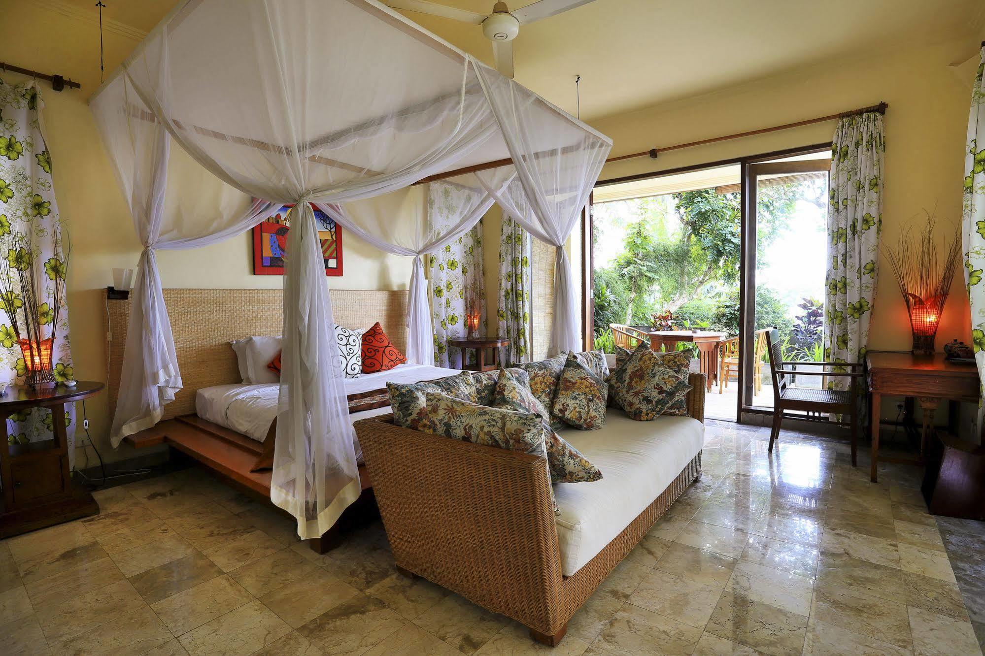 Gayatri Ubud Exterior photo